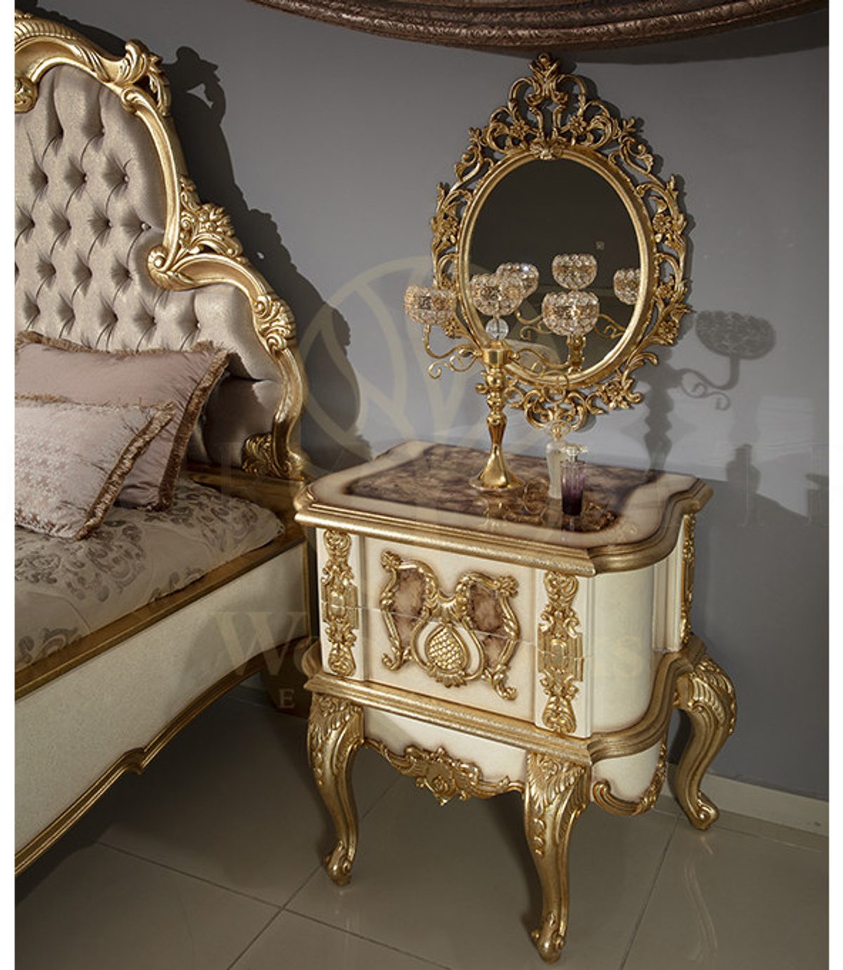 Royal Vinesa Hand Carved Teak King Size Bed, Saharanpur, view 9