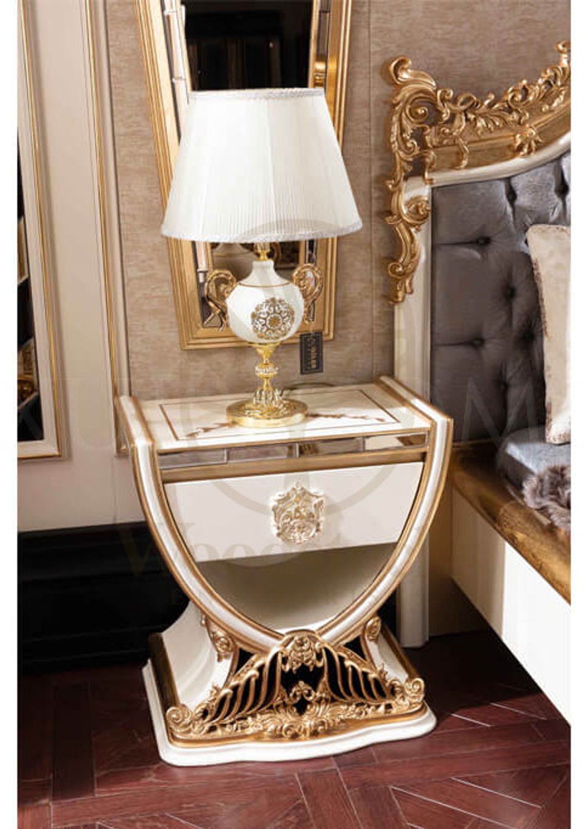 Royal Hamidiye Cream Hand Carved Teak King Size Bed, Saharanpur, view 7