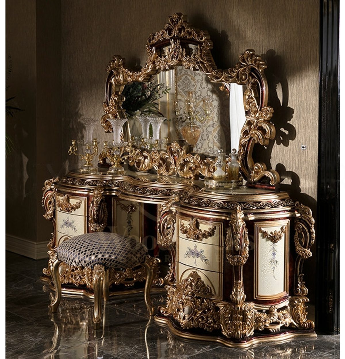 Royal Aspendos Hand Carved Teak Four Poster Bed, Saharanpur, view 8