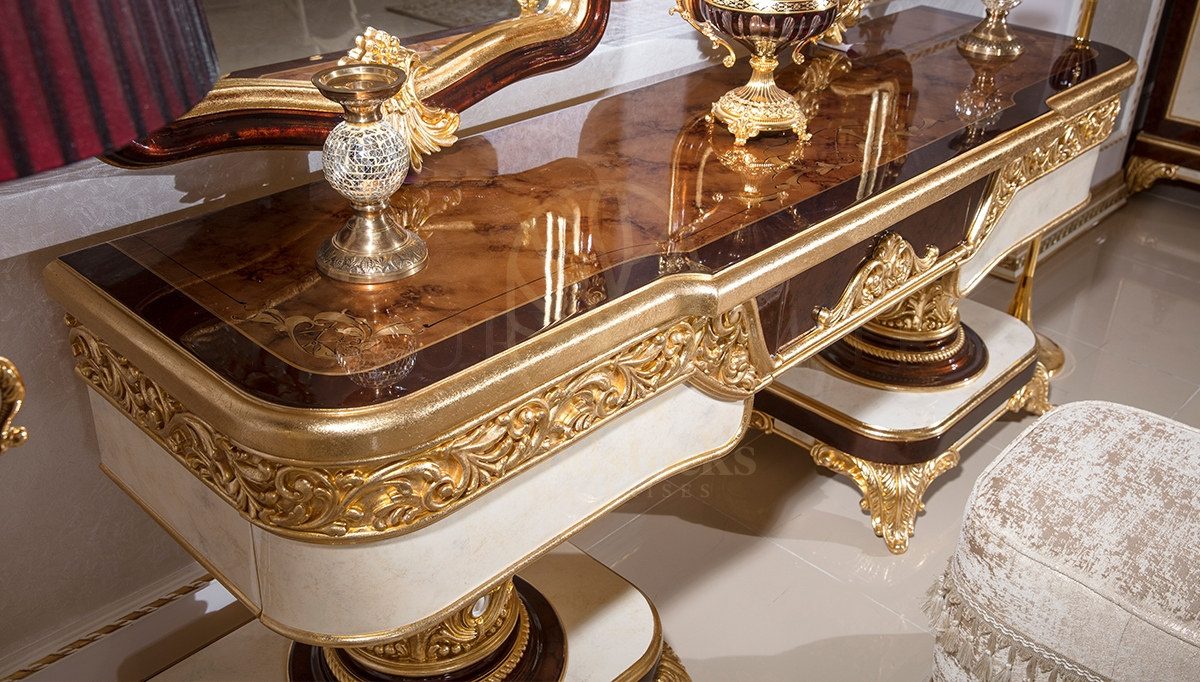 Royal Safir Gold Leaf Hand Carved Teak King Size Bed, Saharanpur, view 10