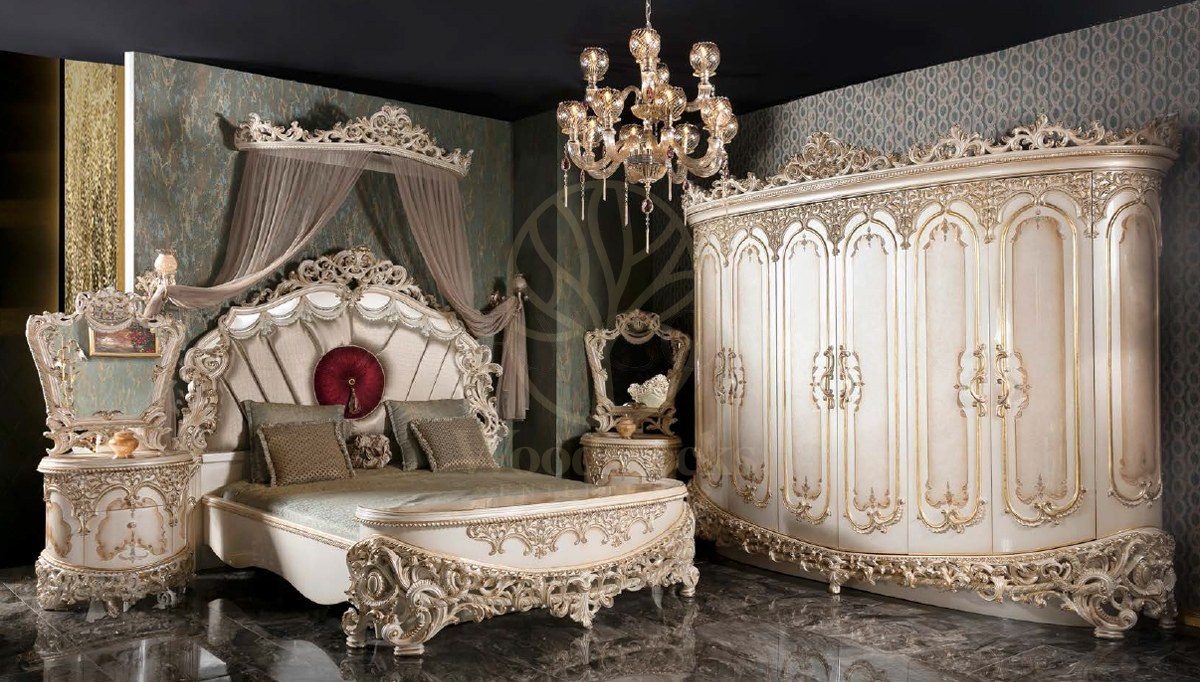 Royal Zumra Hand Carved Teak King Size Bed, Saharanpur, King Size Bed