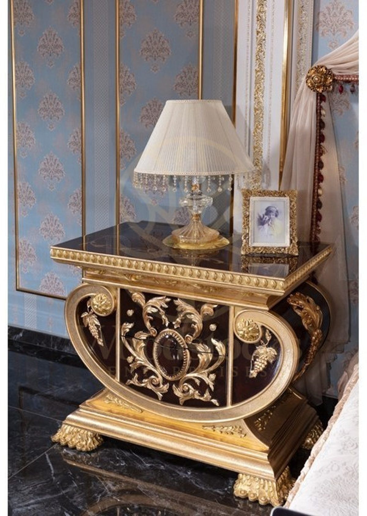 Royal Vanera Hand Carved Teak King Size Bed, Saharanpur, view 6