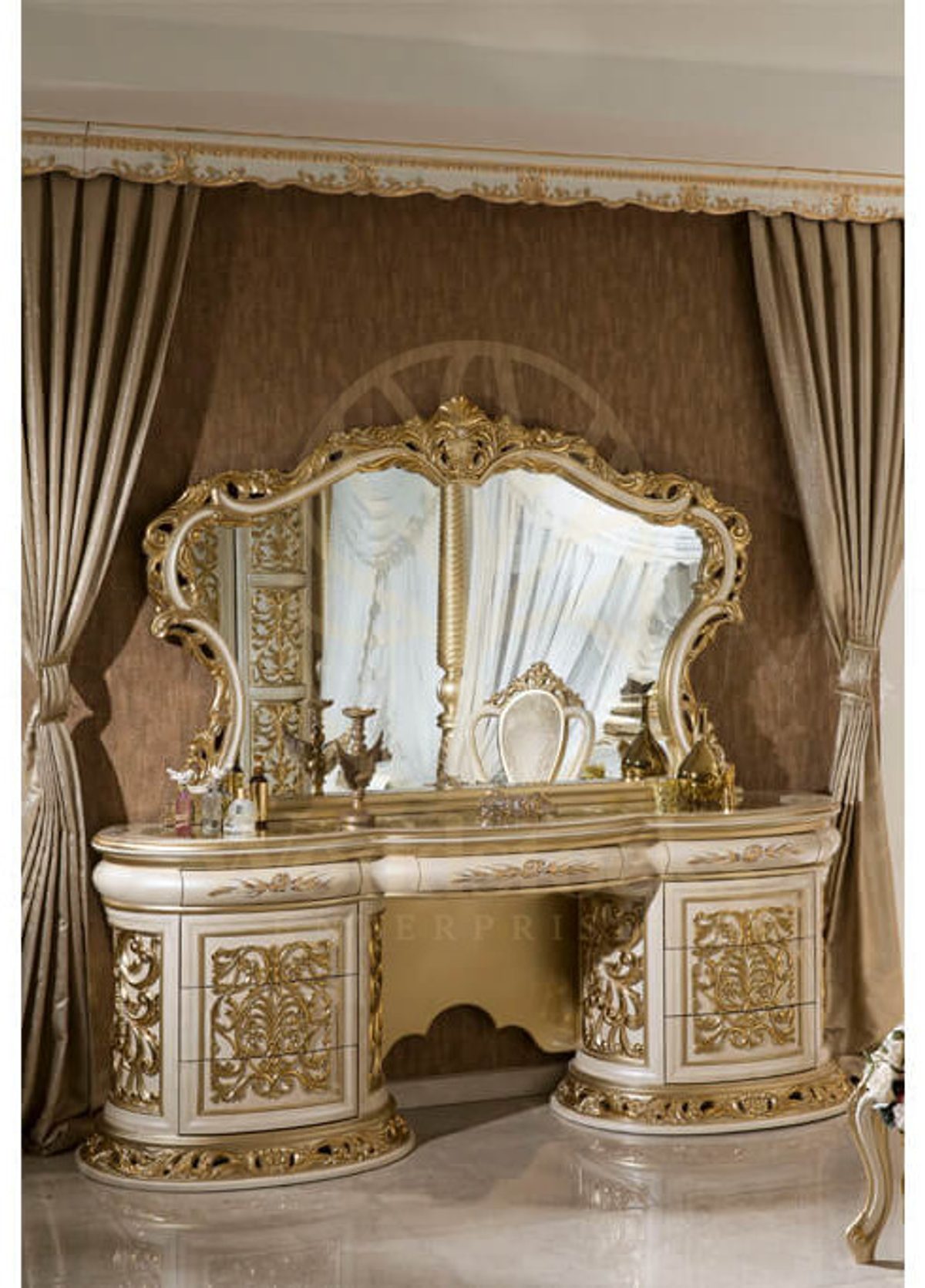 Royal Harzemsah Cream Hand Carved Teak King Size Bed, Saharanpur, view 7