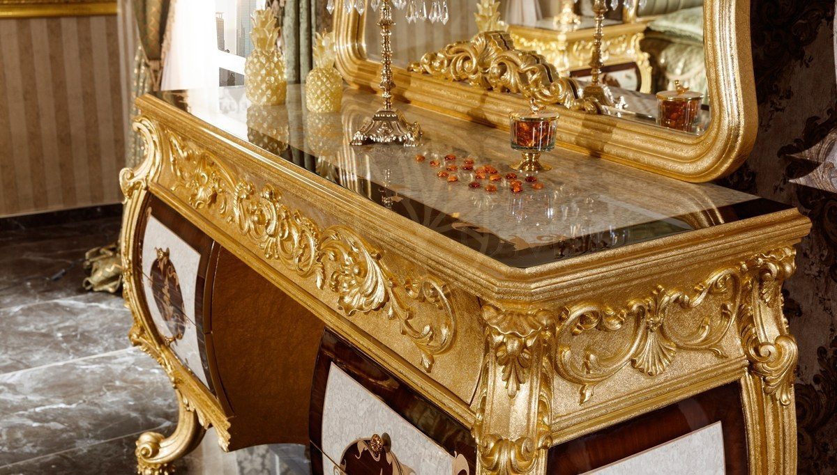 Royal Monesa Gold Leaf Hand Carved Teak King Size Bed, Saharanpur, view 5