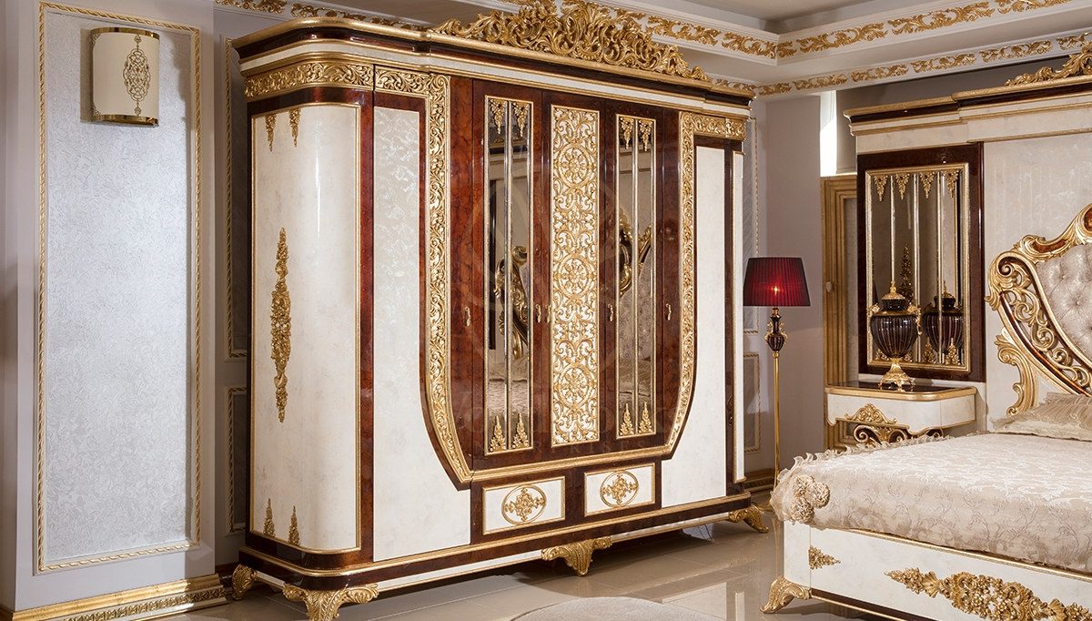 Royal Safir Gold Leaf Hand Carved Teak King Size Bed, Saharanpur, view 2