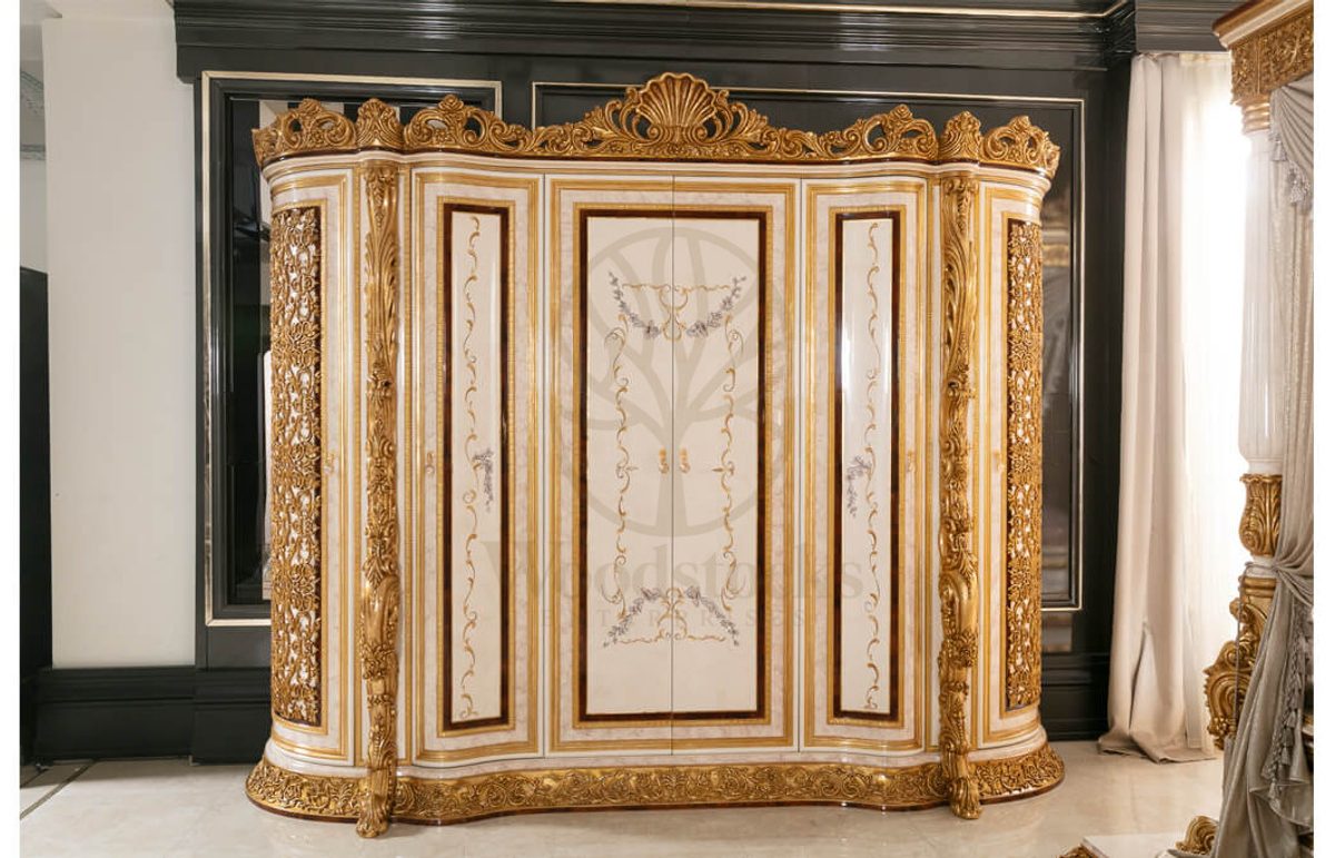 Royal Martinik Gold Leaf Hand Carved Teak King Size Bed, Saharanpur, view 7
