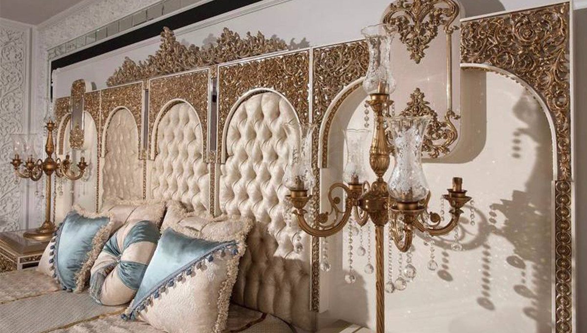 Royal Kraft Hand Carved Teak King Size Bed, Saharanpur, view 7