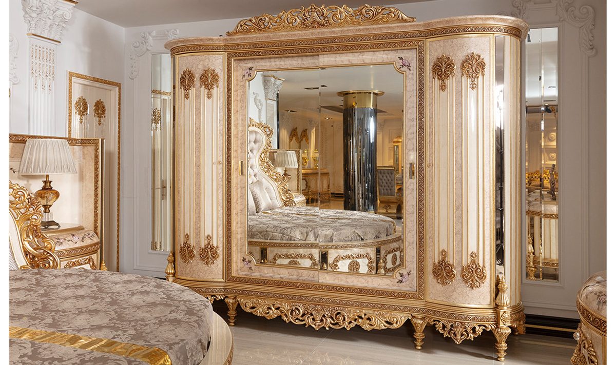 Royal Mazender Hand Carved Teak King Size Bed, Saharanpur, view 2