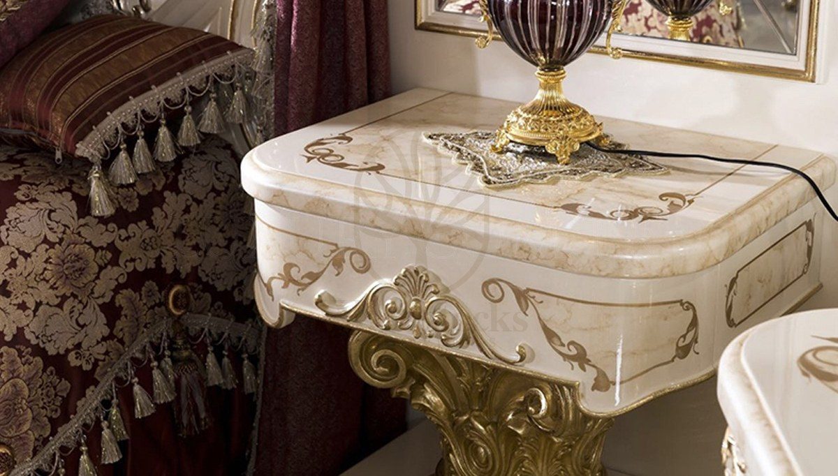 Royal Safir Cream Hand Carved Teak King Size Bed, Saharanpur, view 4