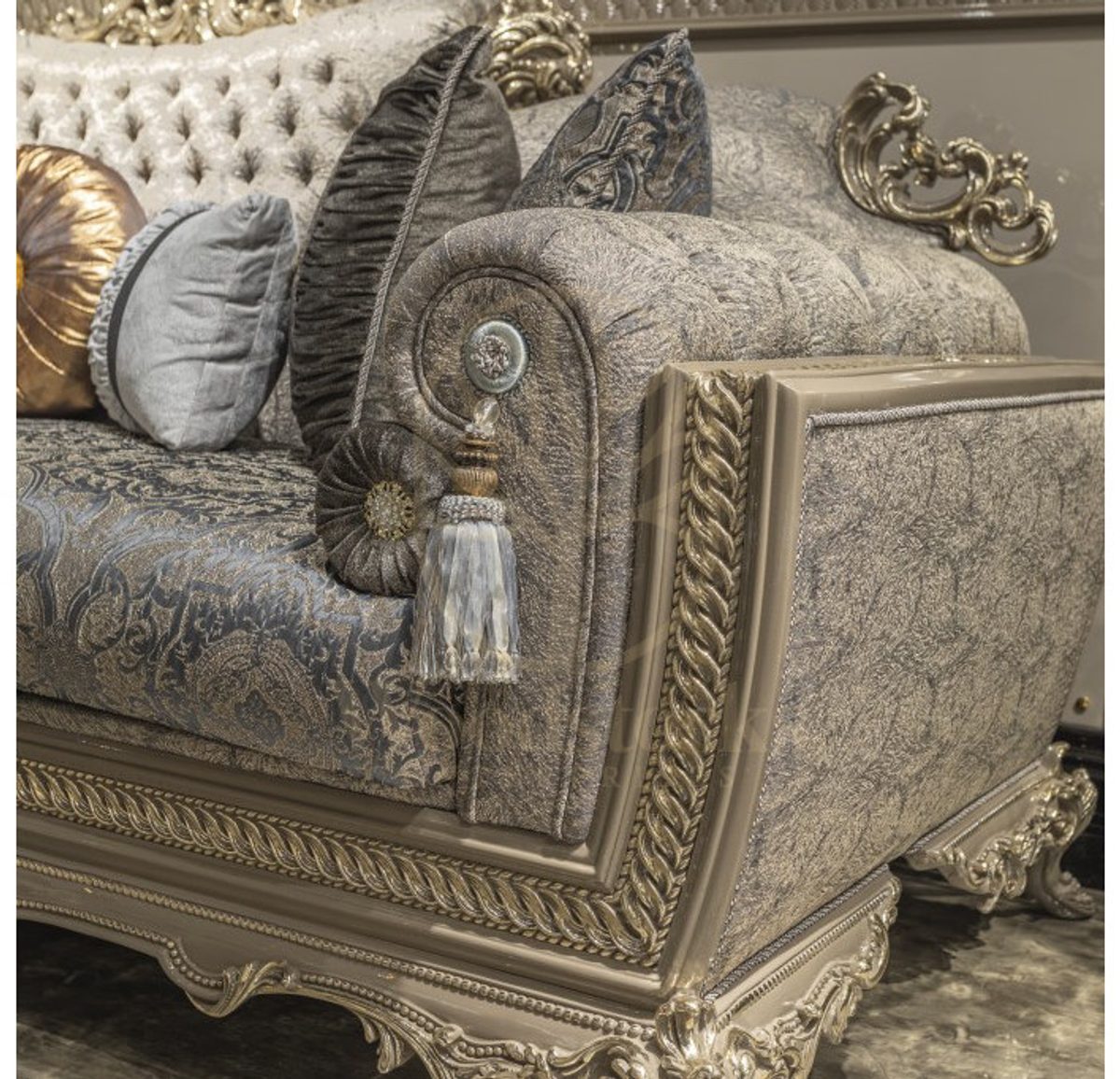 Royal Dore Hand Carved Teak Sofa Set, Saharanpur, view 7