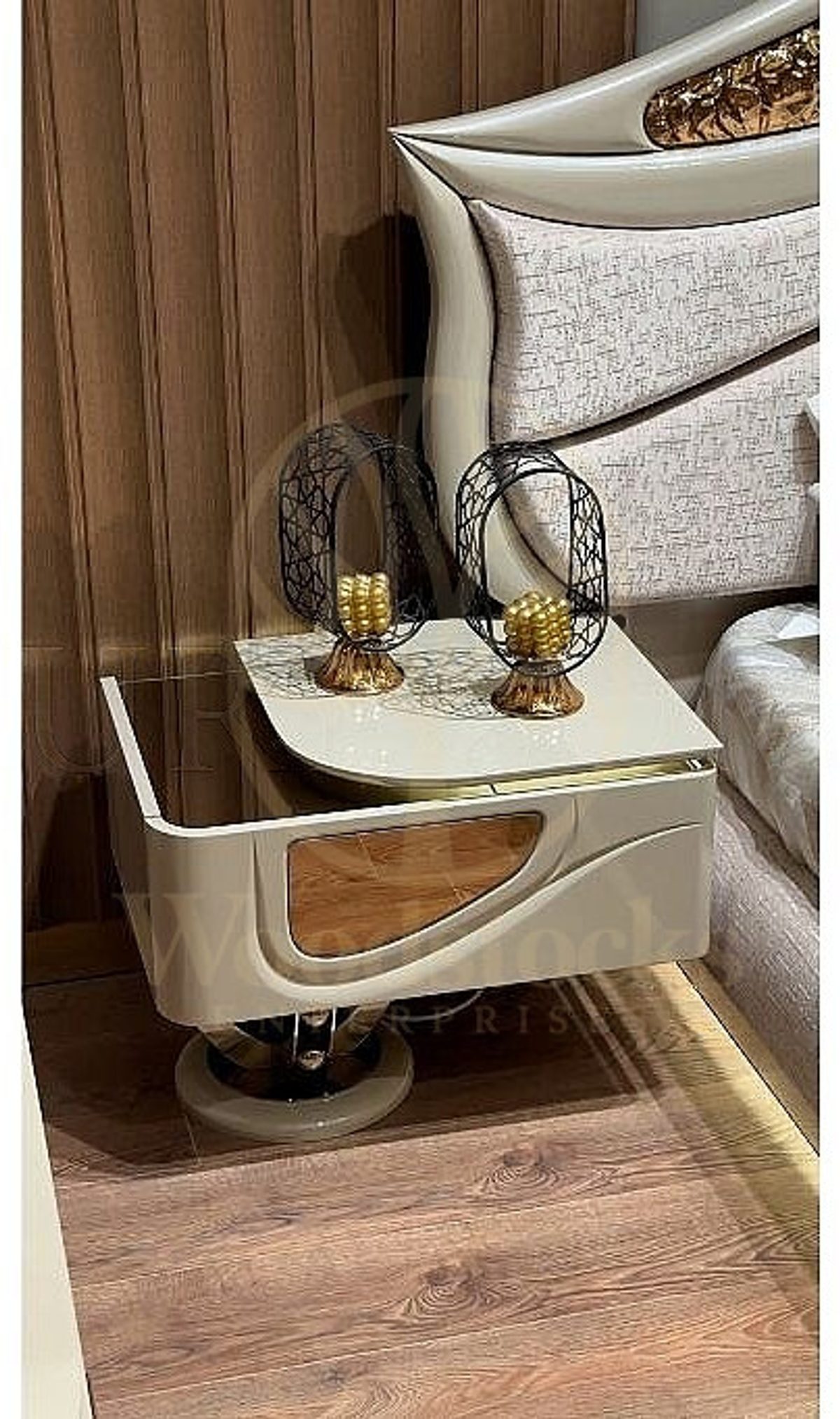 Luxury Galata Handcrafted Teak King Size Bed, Saharanpur, view 4