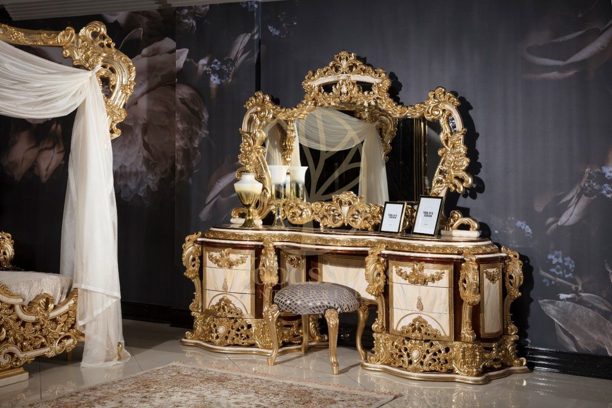 Teak Grand Gold Carved Canopy King Size Bed, view 5