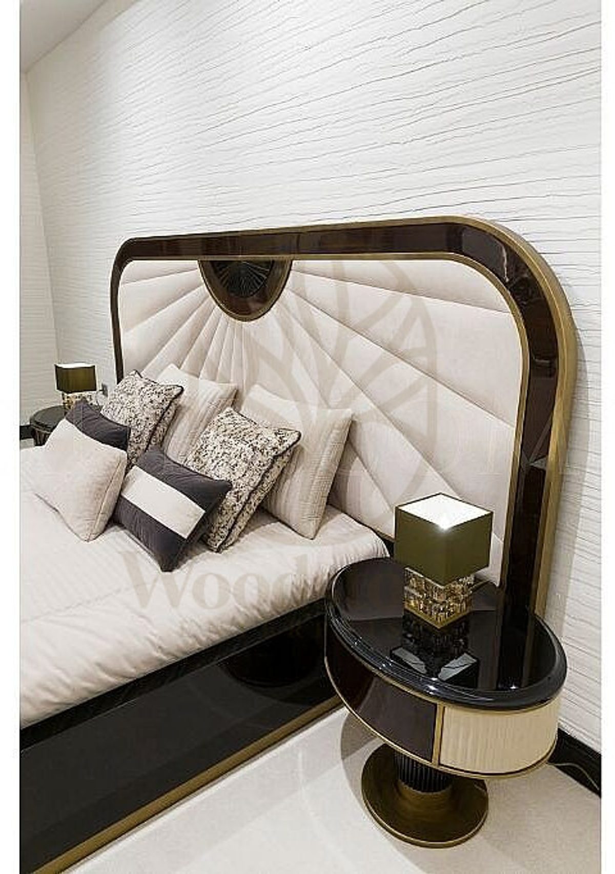 Luxury Nerion Handcrafted Teak King Size Bed, Saharanpur, view 2