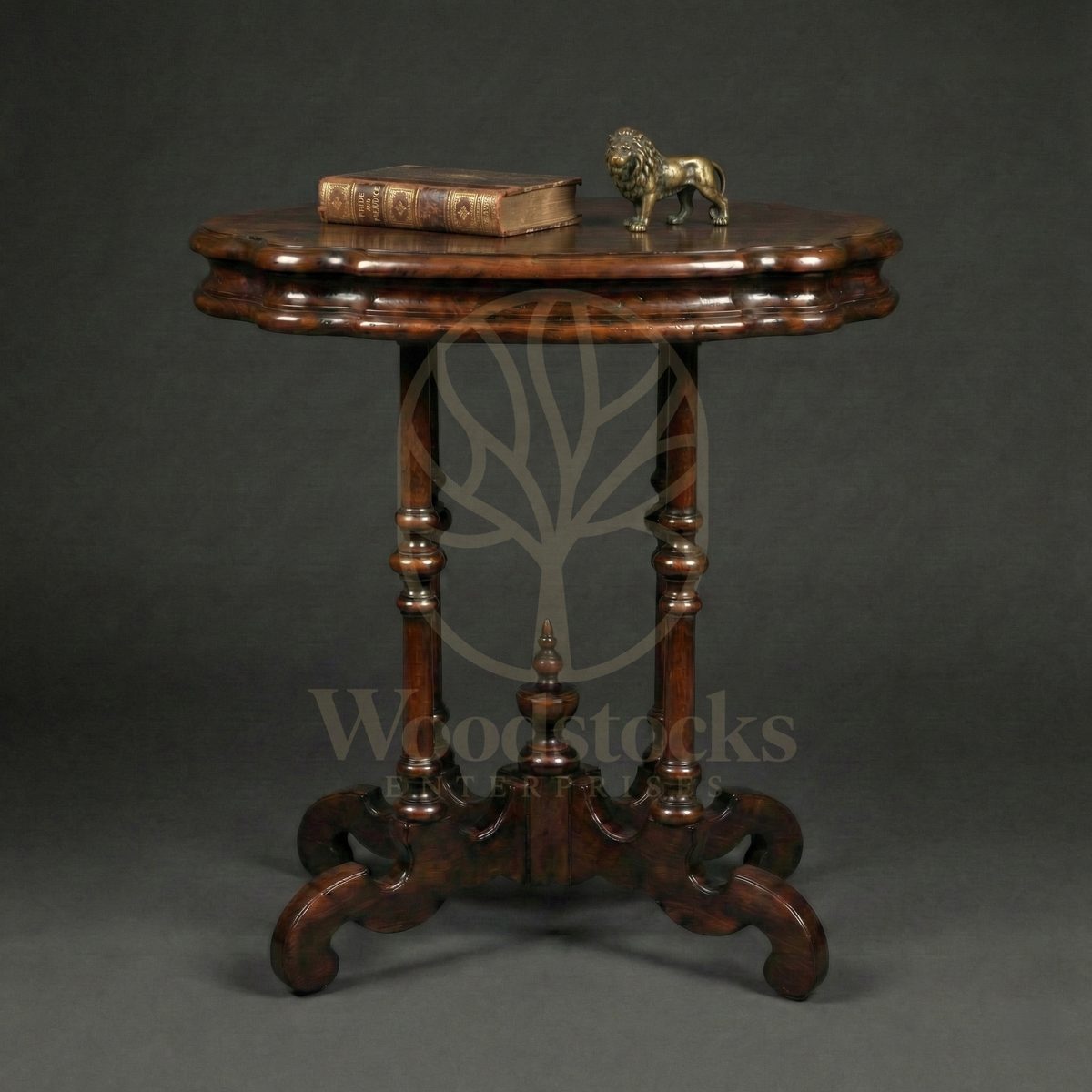Royal Hand Carved Teak English Victorian Scallop-Top Pedestal Table, Saharanpur, End Table / Corner Table