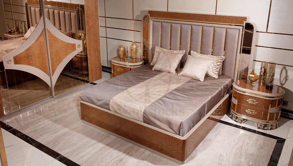 Luxury Mesina Handcrafted Teak King Size Bed, Saharanpur, view 3