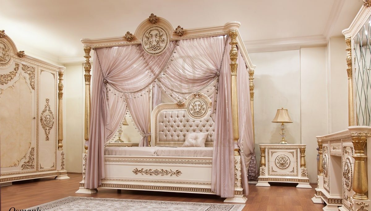 Royal Saheste Cream Hand Carved Teak King Size Bed, Saharanpur, Four Poster Bed
