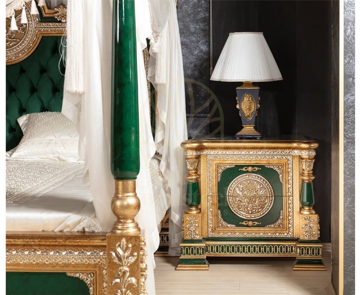 Royal Saheste Green Hand Carved Teak King Size Bed, Saharanpur, view 5