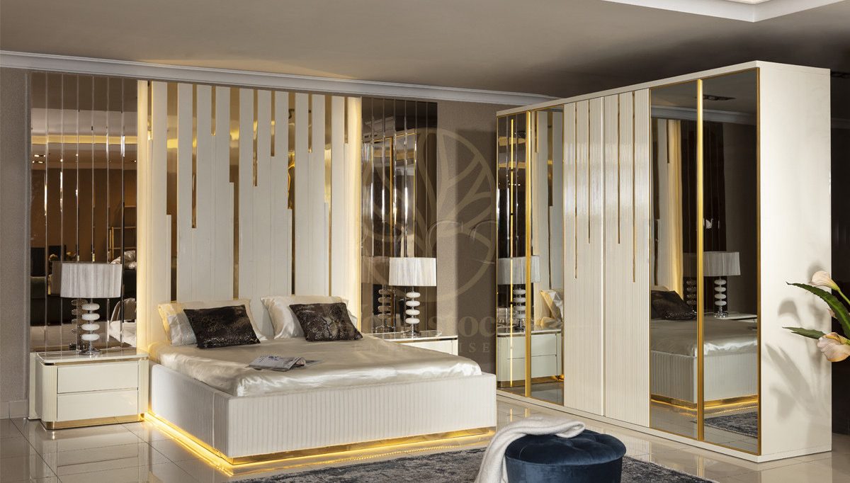 Luxury Delhi Handcrafted Teak King Size Bed, Saharanpur, King Size Bed