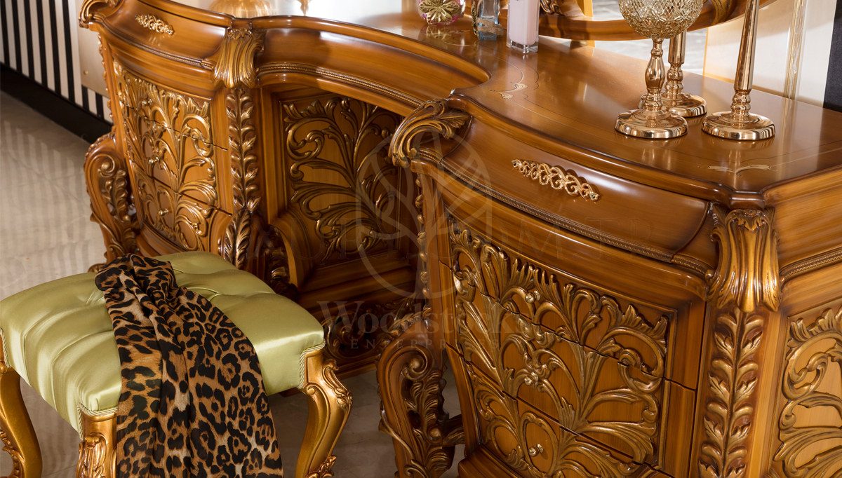 Royal Sultanzade Walnut Hand Carved Teak King Size Bed, Saharanpur, view 7
