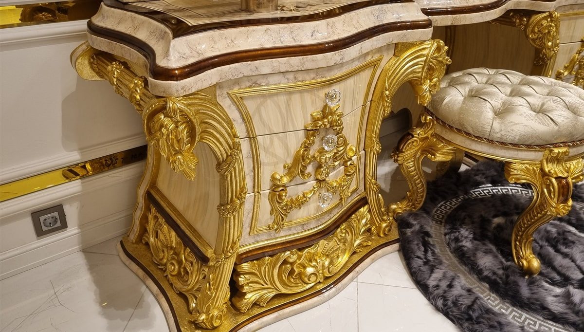 Royal Kral Hand Carved Teak King Size Bed, Saharanpur, view 9