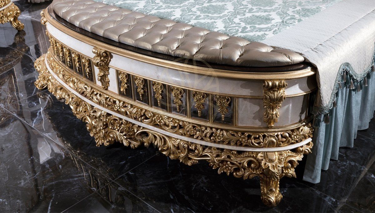Royal Altay Hand Carved Teak King Size Bed, Saharanpur, view 5