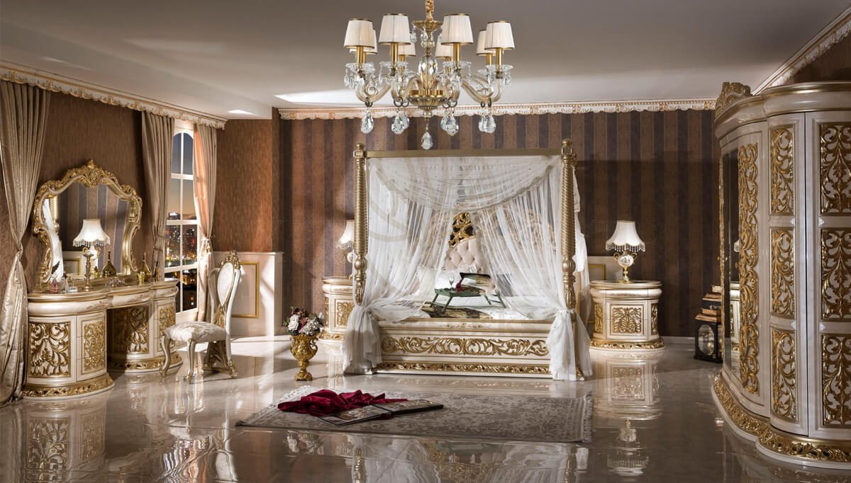 Royal Harzemsah Cream Hand Carved Teak King Size Bed, Saharanpur, Four Poster Bed