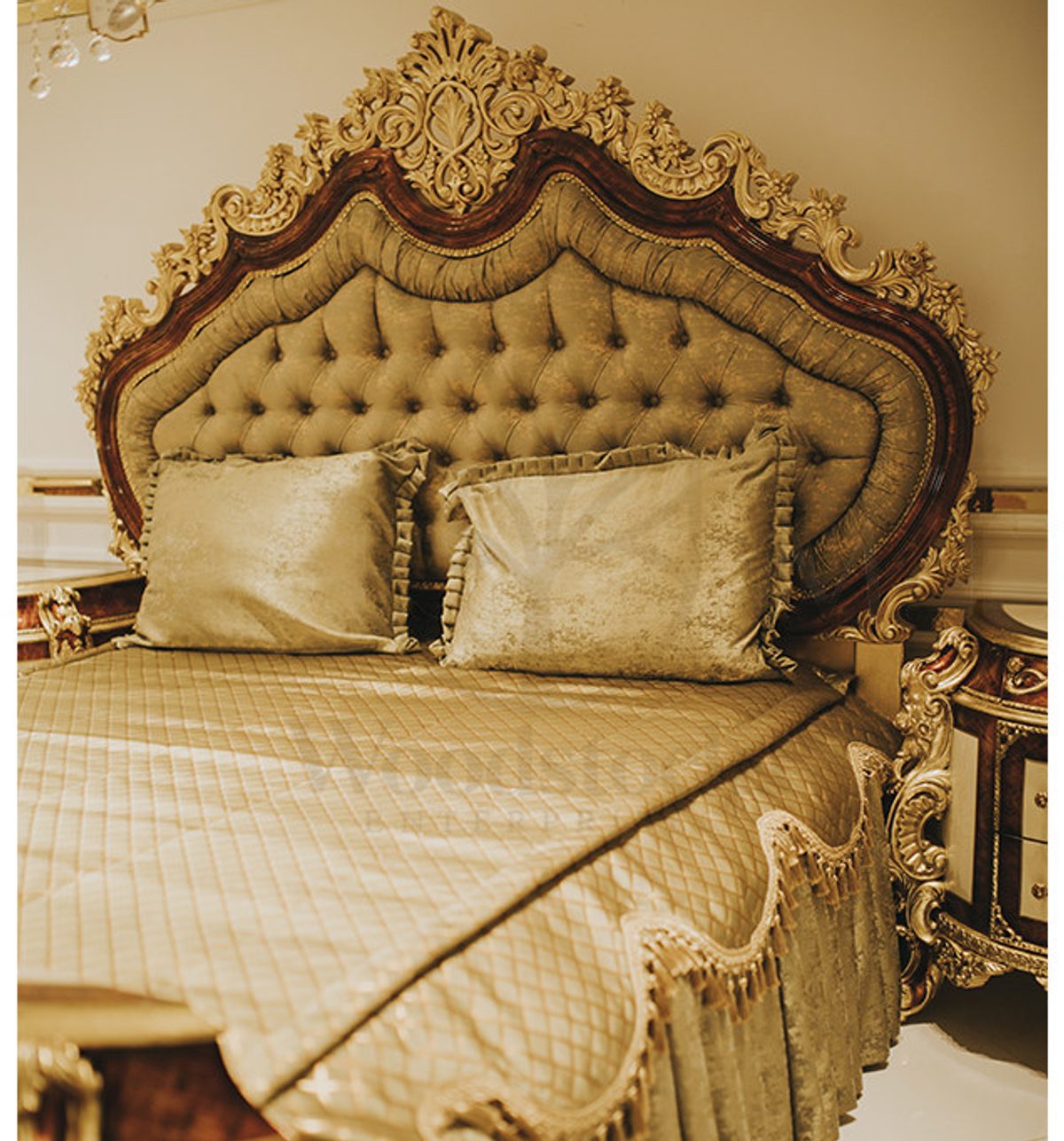 Royal Miresa Hand Carved Teak King Size Bed, Saharanpur, view 9