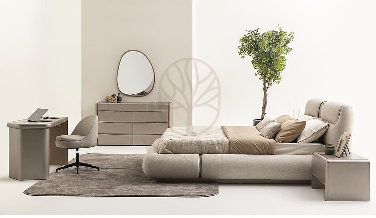 Luxury Pera Beige Handcrafted Teak King Size Bed, Saharanpur, view 2