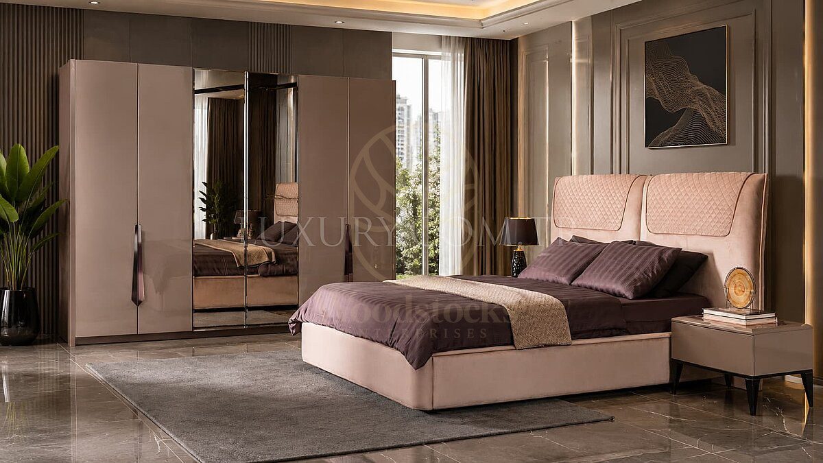 Luxury Virella Brown Handcrafted Teak King Size Bed, Saharanpur, King Size Bed