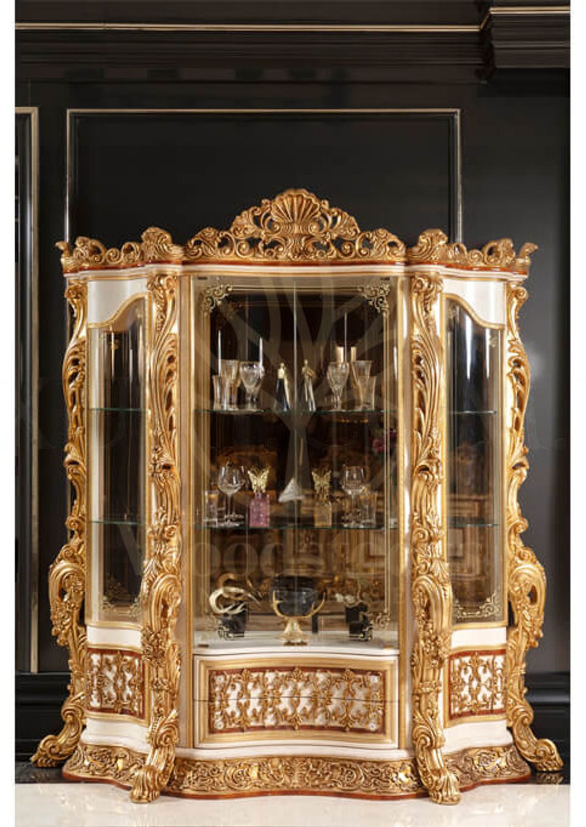 Royal Martinik Gold Leaf Hand Carved Teak Dining Table Set, Saharanpur, view 10