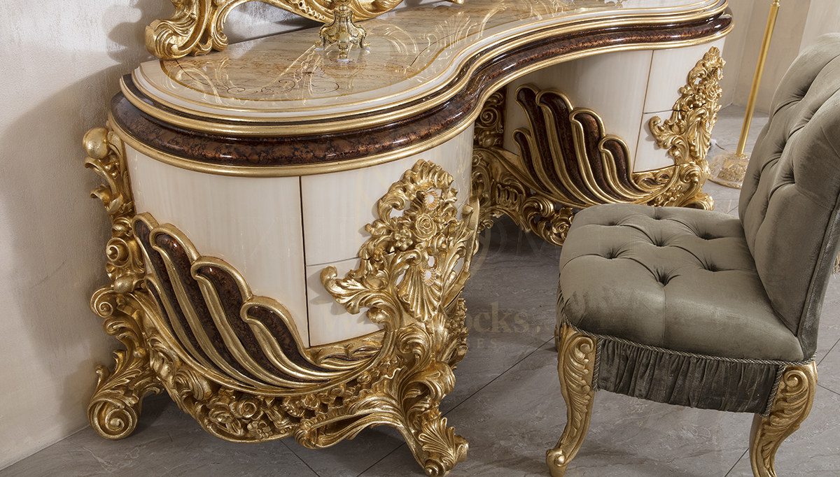 Royal Sparta Hand Carved Teak King Size Bed, Saharanpur, view 6