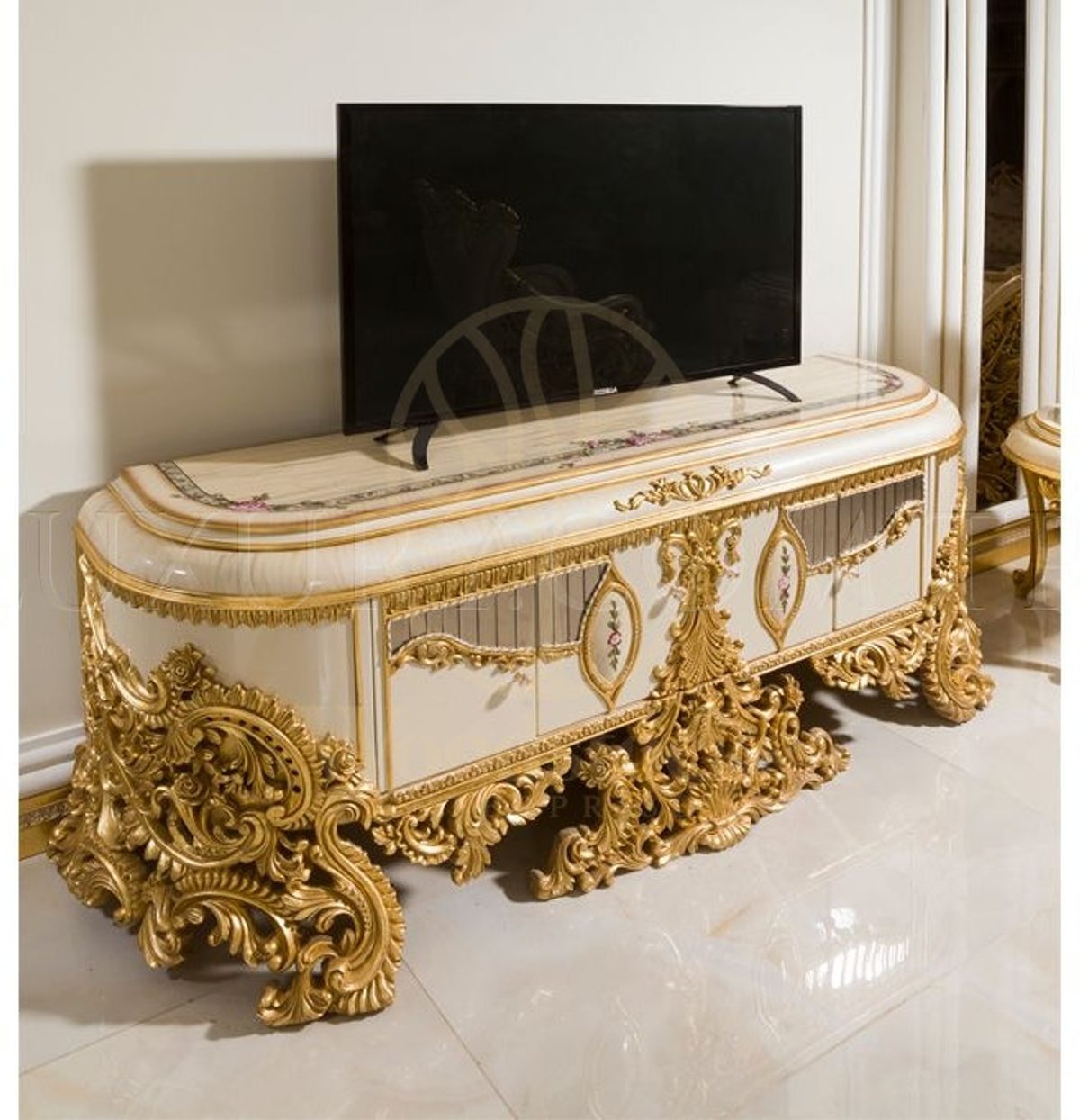 Royal Ayasofya Hand Carved Teak TV Cabinet II, Saharanpur, view 4