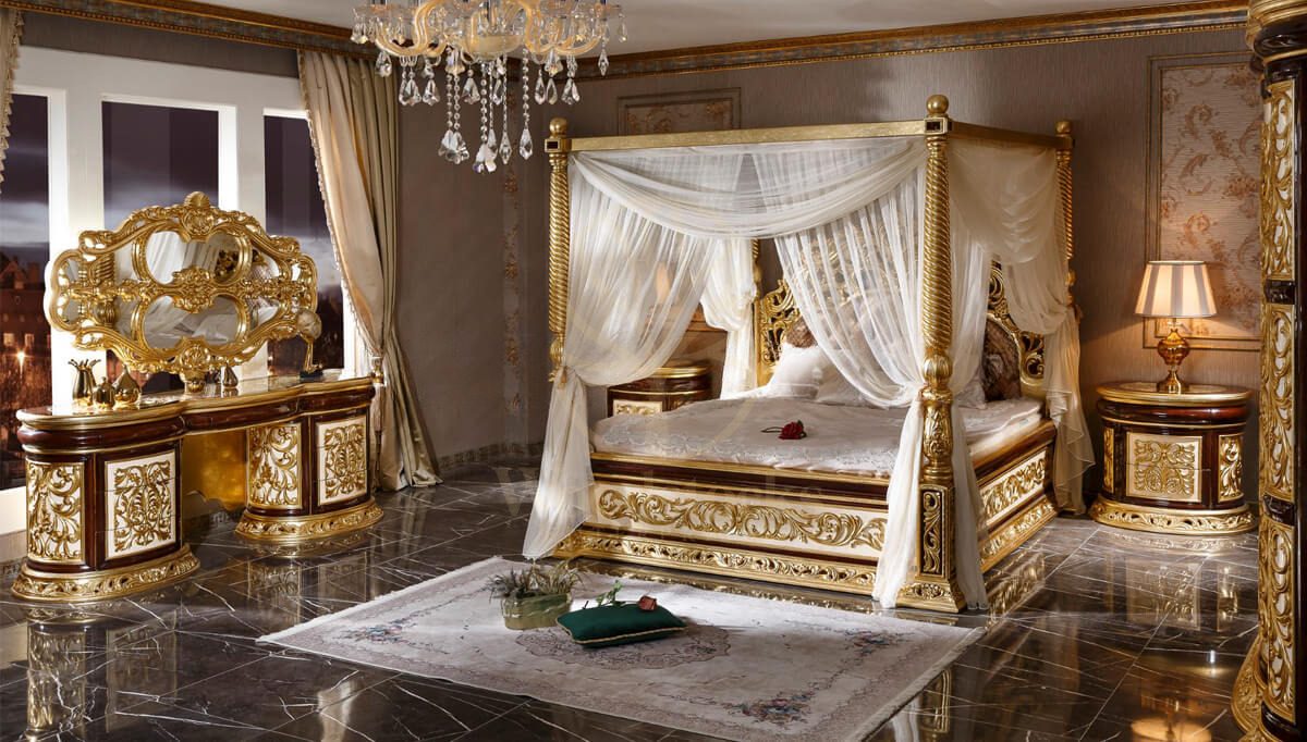 Royal Harzemsah Bronze Hand Carved Teak King Size Bed, Saharanpur, Four Poster Bed
