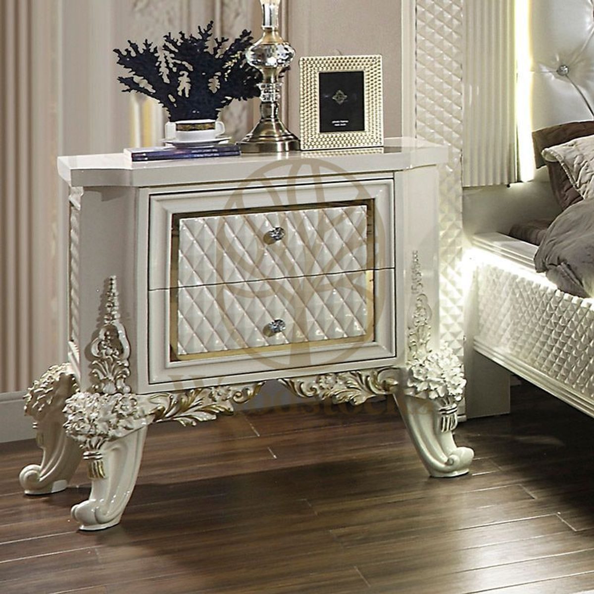 Teak Royal Gold 3-Piece King Size Bed, view 3