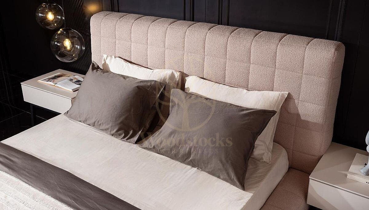 Luxury Aventra Handcrafted Teak King Size Bed, Saharanpur, view 4