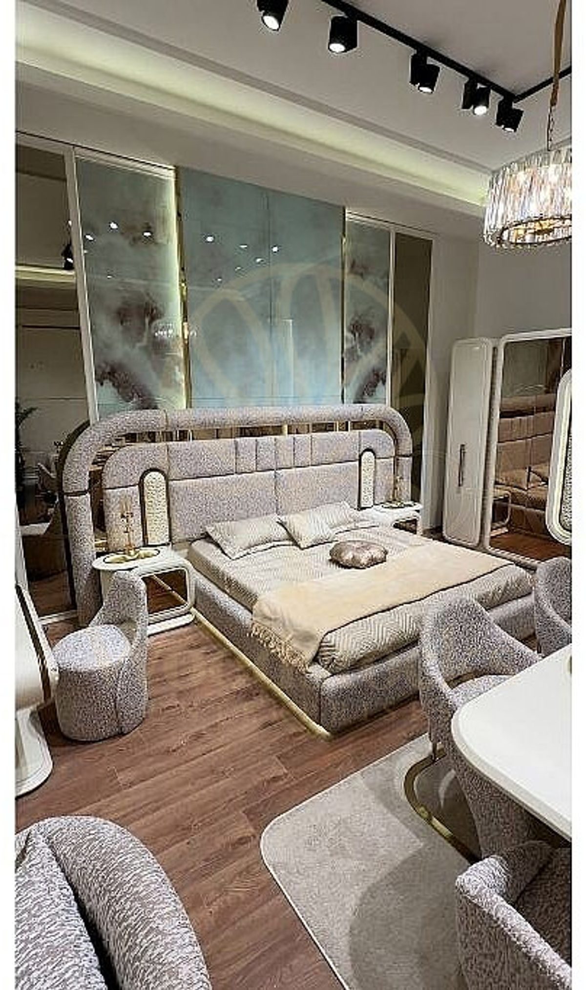 Luxury Astoria Handcrafted Teak King Size Bed, Saharanpur, view 2