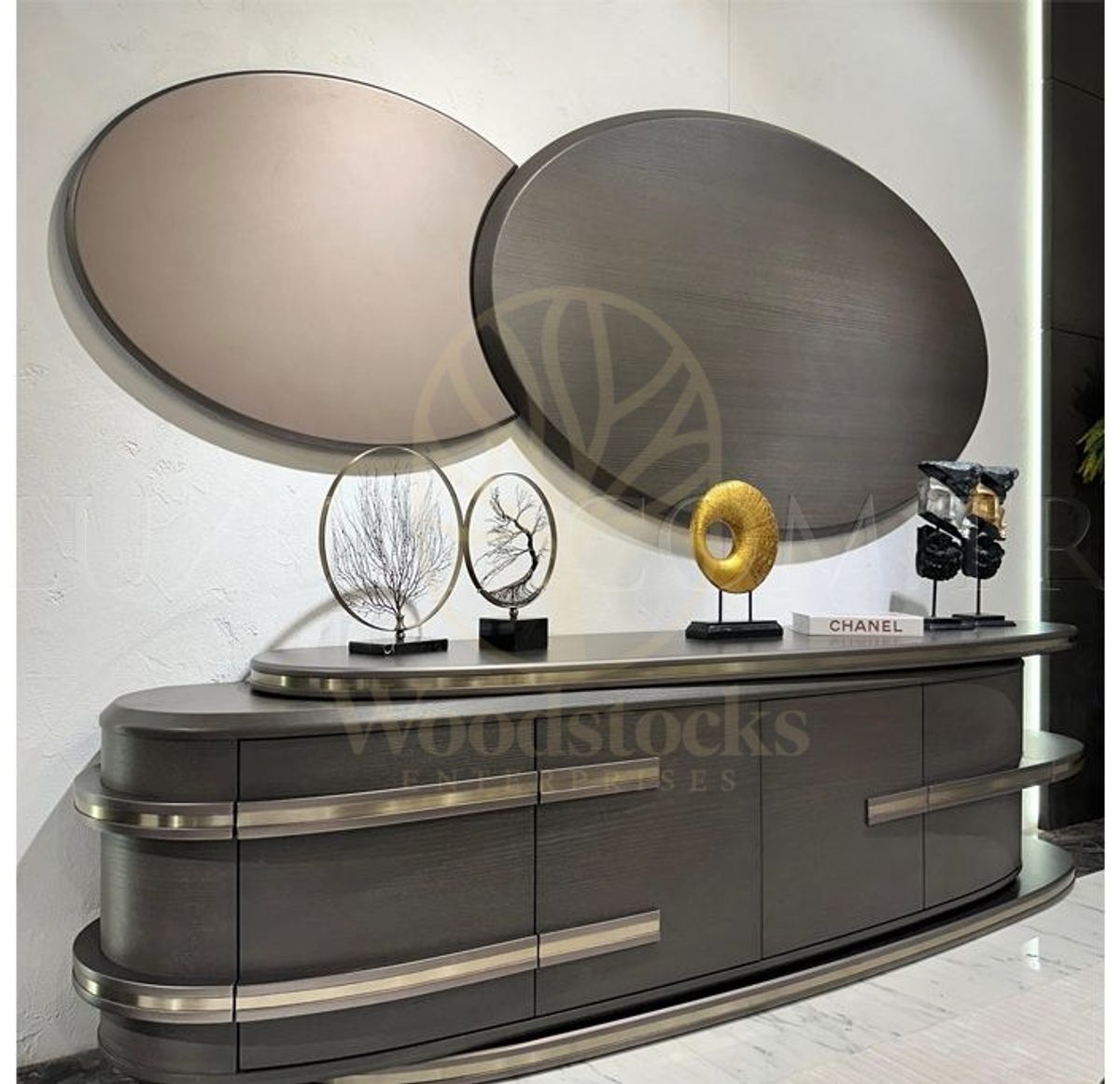 Luxury Porter Handcrafted Teak TV Cabinet, Saharanpur, view 3