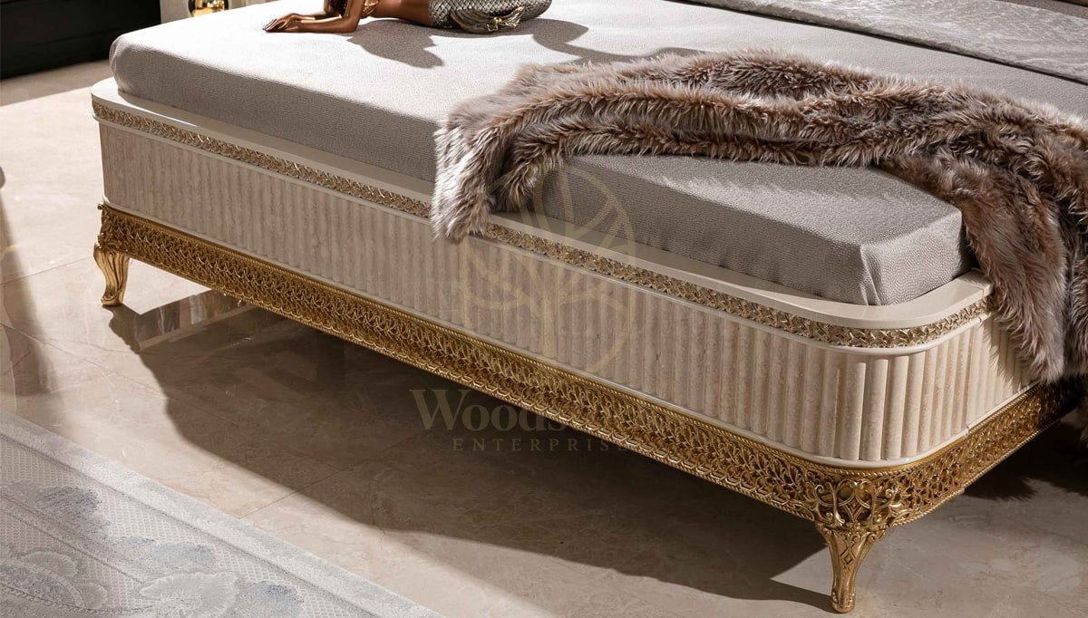 Royal Jersey Chesterfield Hand Carved Teak King Size Bed, Saharanpur, view 4