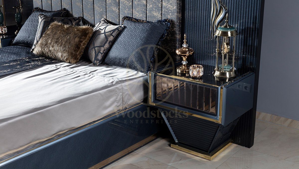 Luxury Valentin Handcrafted Teak King Size Bed, Saharanpur, view 3