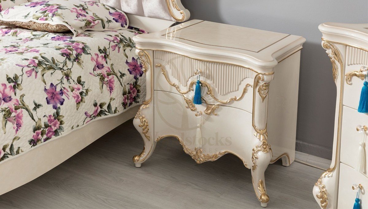 Royal Fenomen Hand Carved Teak King Size Bed, Saharanpur, view 9