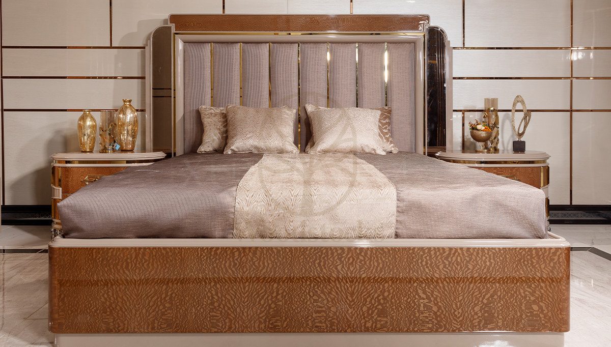 Luxury Mesina Handcrafted Teak King Size Bed, Saharanpur, view 6