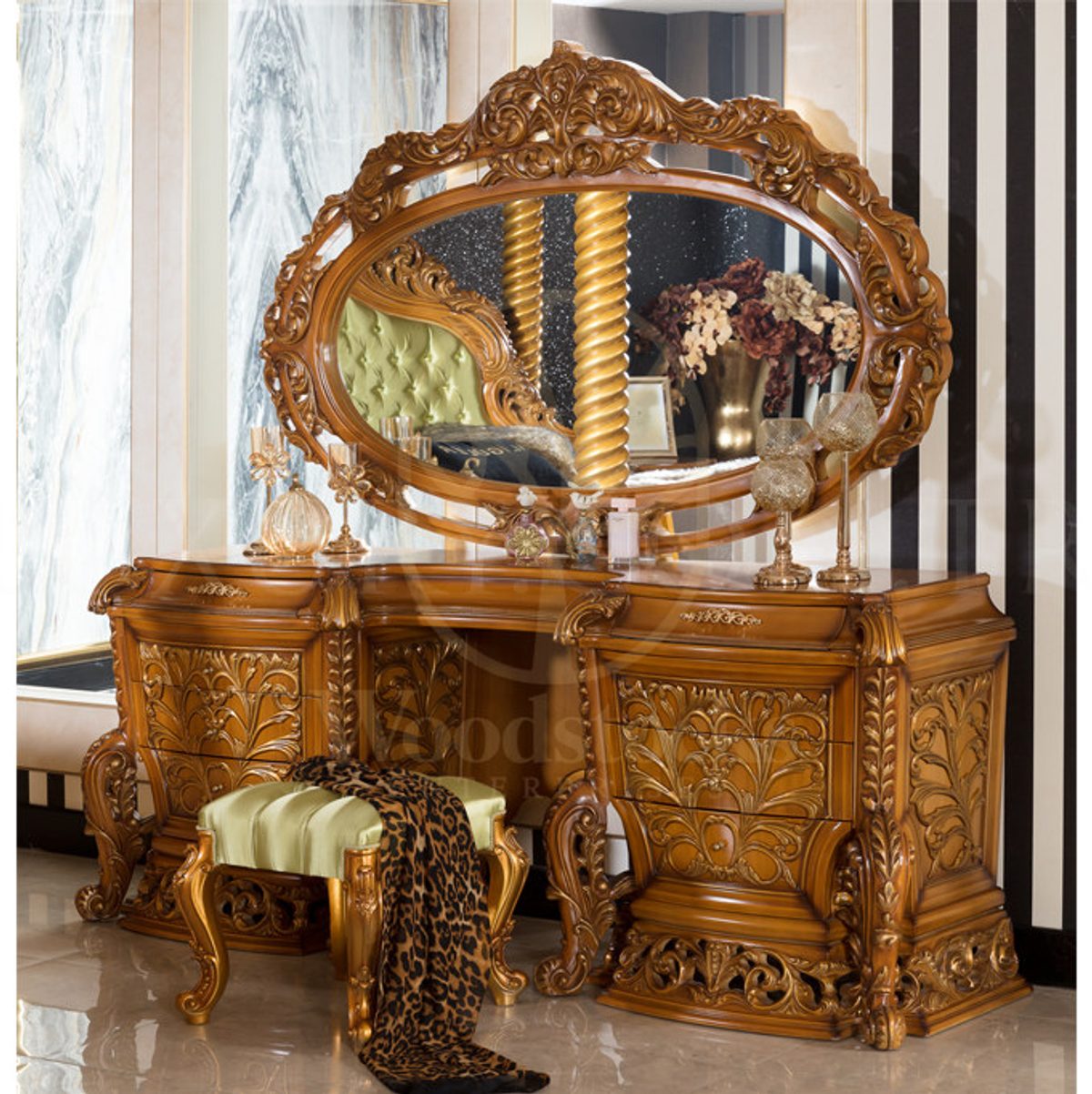 Royal Sultanzade Walnut Hand Carved Teak King Size Bed, Saharanpur, view 6