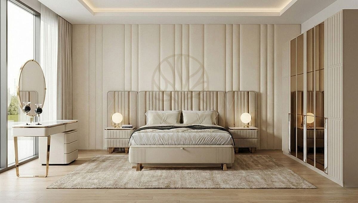 Luxury Avero Handcrafted Teak King Size Bed, Saharanpur, view 2