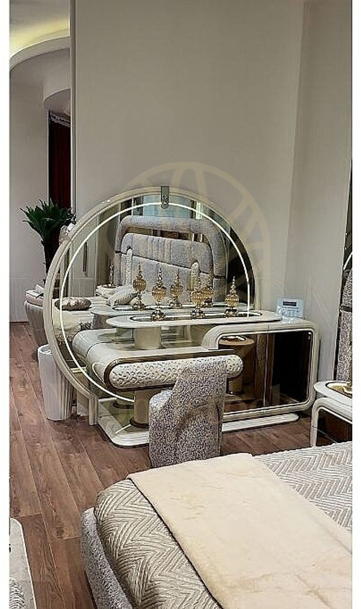Luxury Astoria Handcrafted Teak King Size Bed, Saharanpur, view 5