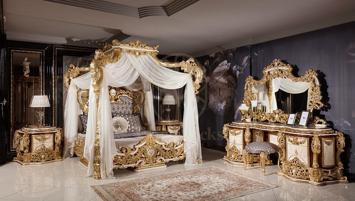 Royal Luxe Hand Carved Teak King Size Bed, Saharanpur, view 2