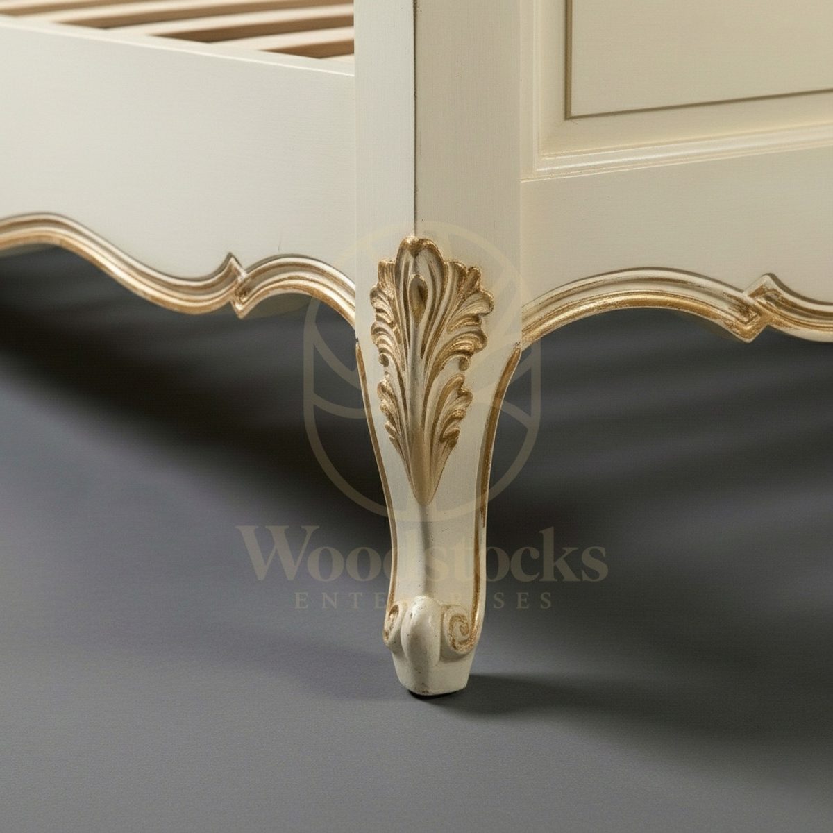 Royal Hand Carved Teak Château de Chantilly Four Poster Bed, Saharanpur, view 6