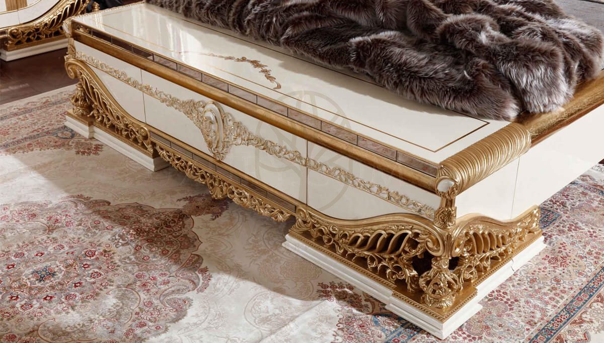 Royal Hamidiye Cream Hand Carved Teak King Size Bed, Saharanpur, view 3