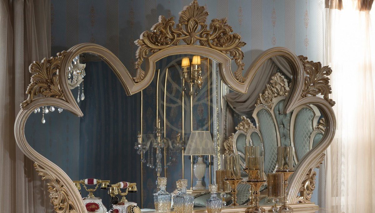 Royal Karahan Hand Carved Teak Dining Table Set, Saharanpur, view 5