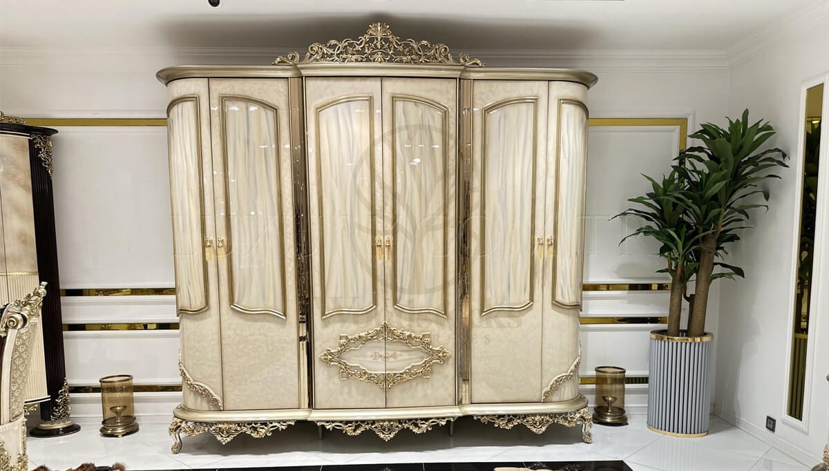 Royal Begonya Hand Carved Teak King Size Bed, Saharanpur, view 3
