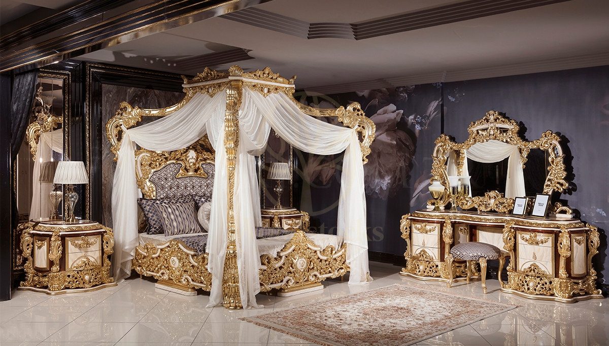 Royal Luxe Hand Carved Teak King Size Bed, Saharanpur, Four Poster Bed